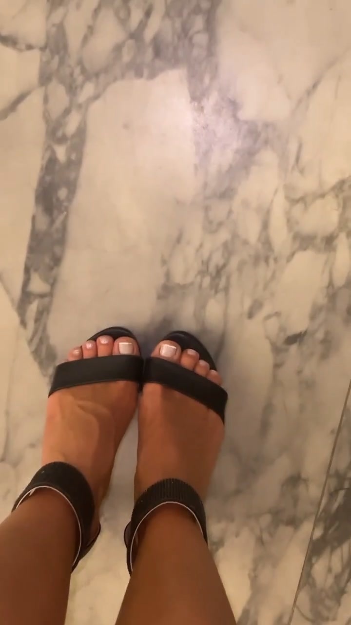 Gabi Martins Feet
